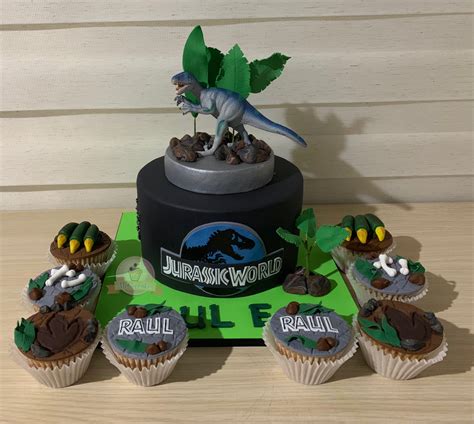 Torta Jurassic World Cupcakes Jurassic World Jurassic World Cake Dinosaur Birthday Cakes