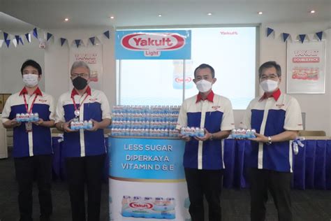 Lebih Sehat Yakult Indonesia Luncurkan Yakult Light Yakult Less