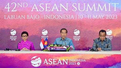 Presiden Jokowi Sampaikan Sejumlah Hasil KTT Ke 42 ASEAN