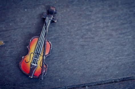 Busker violin Stock Photos, Royalty Free Busker violin Images | Depositphotos