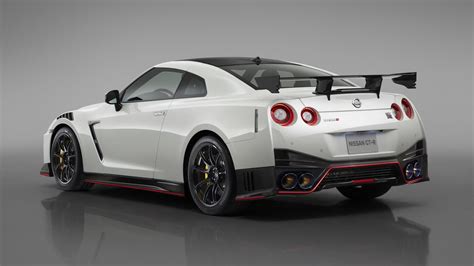 Here's Everything You Need To Know About The Nissan GT-R Nismo