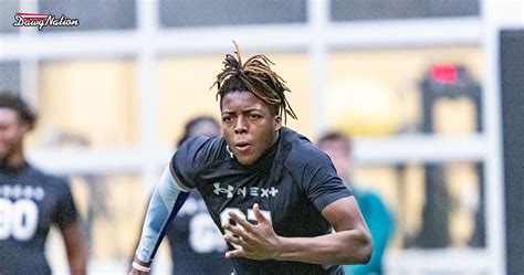 Georgia Football Podcast UGA Working To Flip 4 Star Edge Isaiah Gibson