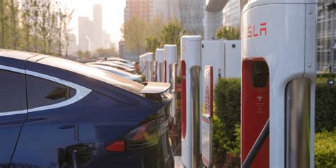 Tesla opens Superchargers to third-parties in Europe | electrive.com