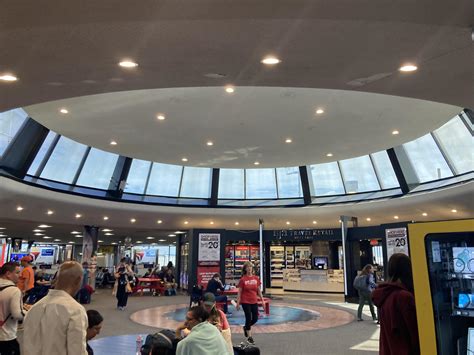 Newark Liberty International Airport Terminal B (Opened in 1973) : r