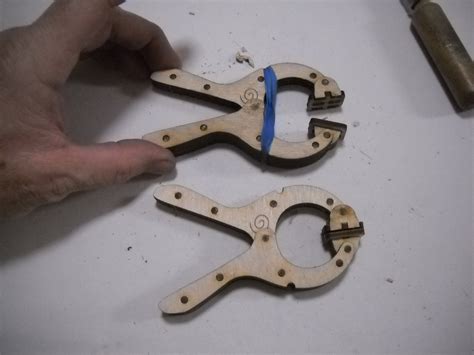 Wooden Squeeze Clamp : 4 Steps (with Pictures) - Instructables