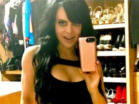 Maribel Guardia demuestra que SÍ puede usar bikini a sus años