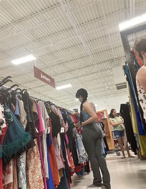 Sexy Latina In Green Leggings Spandex Leggings Yoga Pants Forum