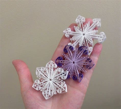 Quilling tutorial DIY snowflake ornament by Quillings4U on Etsy