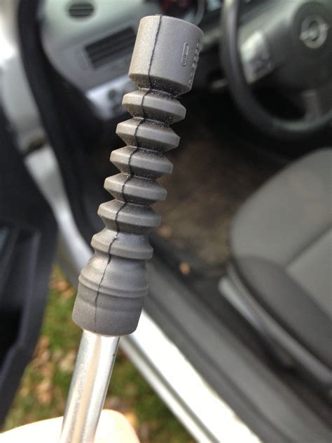 Пыльники тросов ручника. — Opel Astra H, 1,9 л, 2006 года | своими ...