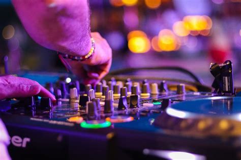 The 5 best DJ mixers for electronic music sets