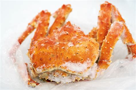 Premium Photo Boiled And Frozen Wild Red King Crab Lies On Plastic
