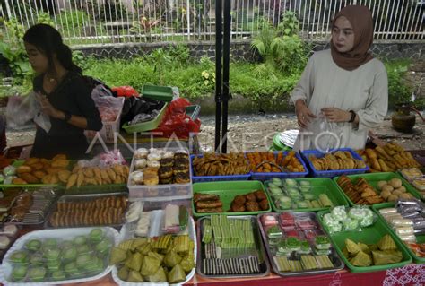 Pasar Takjil Ramadhan Di Makassar Antara Foto