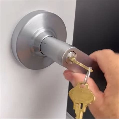 Accessible Storeroom Function Lockset I Dig Hardware Answers To