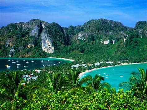 Thailand Holiday, Ko Phi Phi Leh Island, Thailand, Beach overview