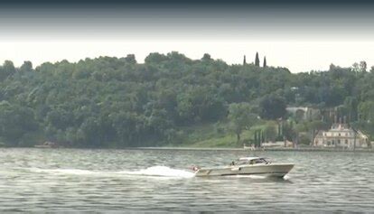 Sub Muore Durante Immersione Nel Lago Di Garda