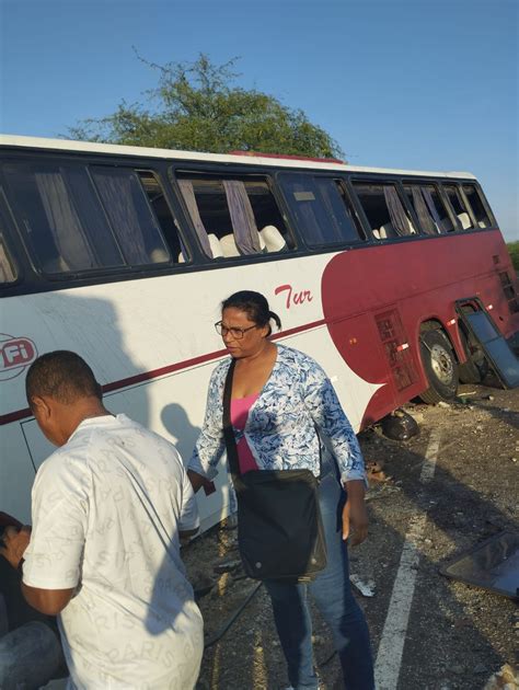 VÍDEO Acidente envolvendo ônibus romeiros deixa mortos e feridos