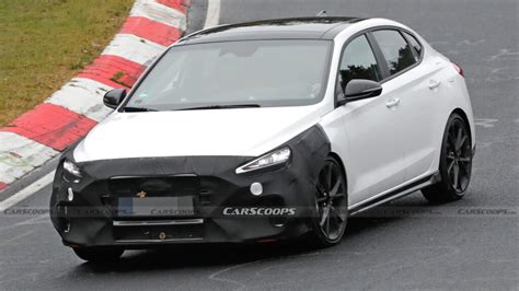 La Hyundai I Fastback N Entre Sur Le Ring Avec Les Plus Petits