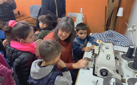 ALUMNOS AS DEL JARDÍN Nº 915 VISITARON EL TALLER DE COSTURA DE LA