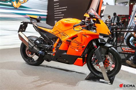 KTM 990 RC R The Mid Sized Sportbike According To Mattighofen EICMA