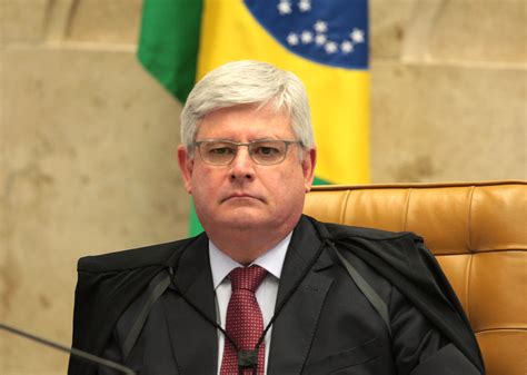 A Nomea O E A Posse Do Ex Presidente Foram Praticadas A