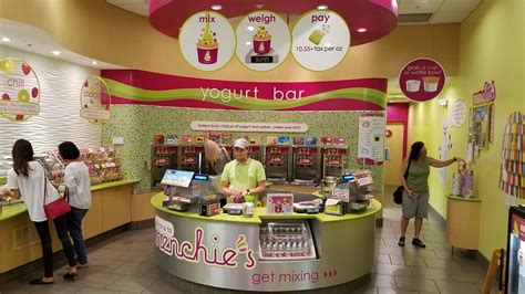 Menchie S Frozen Yogurt Frozen Yogurt Frozen Yoghurt Yogurt Shop