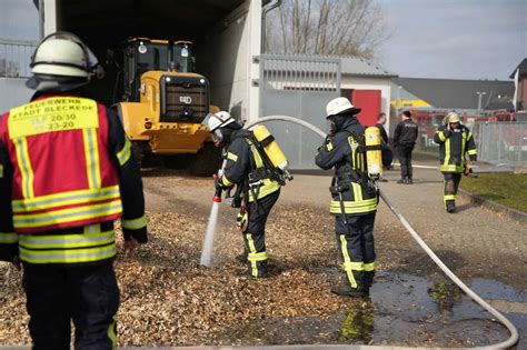 Bleckede Feuer In Hackschnitzelbunker Feuerwehr Bleckede