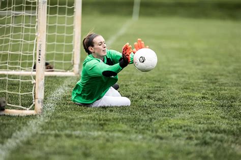 Soccer Goalie: The Secrets On How To Be A Good Goalkeeper