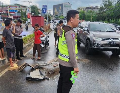 Lagi Lakalantas Maut Di Dekat Pom Bensin Nusa Indah Pengendara Motor