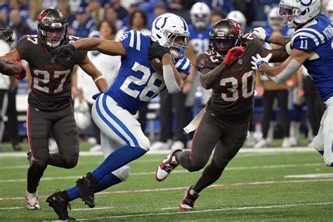 Colts Vs Buccaneers Indy Wins 3rd Straight Game With Defense And