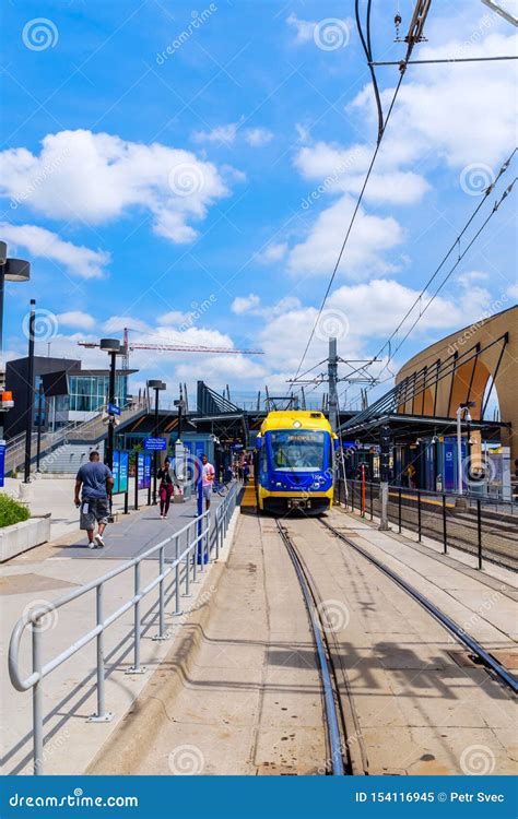 Light Rail Train in Downtown Minneapolis Editorial Image - Image of ...