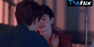 Krysten Ritter Lesbian Scene In Orphan Black Echoes Tnaflix