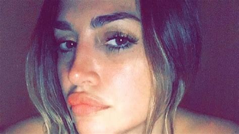 Poetisa hot la foto de Belén Francese desnuda antes de dormir