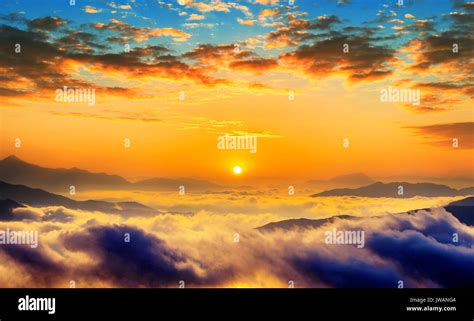 Seoraksan Mountains Is Covered By Morning Fog And Sunrise In Seoul