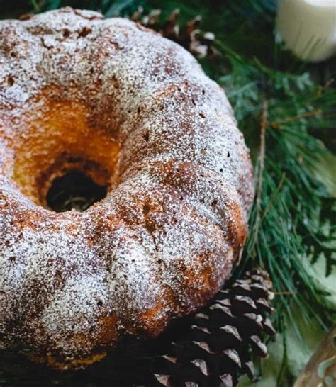 17 Beautiful Christmas Bundt Cakes To Make This Year