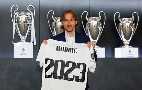 Officiel Luka Modric Prolonge Son Aventure Avec Le Real Madrid