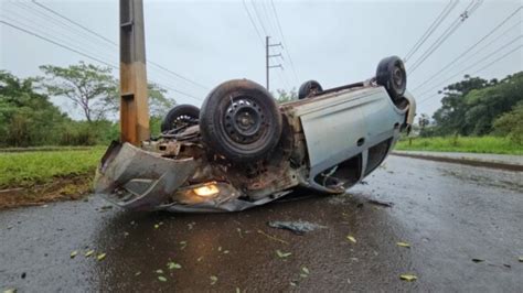 Veículos que disputavam suposto racha causam acidente em Chapecó