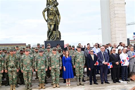 Fuerzas Armadas Rinden Homenaje A La Bandera Y Al Pr Cer Juan Pablo Duarte