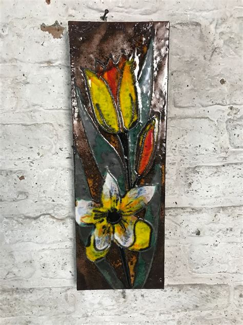 Ceramic Wall Hanger Plaque With Colorfull Flower Spring Narcissus