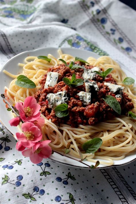 Spaghetti po bolońsku przepis PrzyslijPrzepis pl