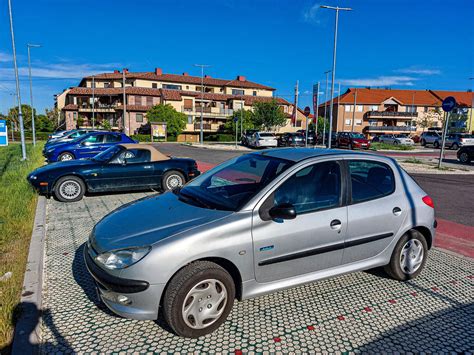 Elad Haszn Lt Peugeot Hdi Presence Budapest Eh Z N