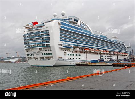 Sky princess cruise norway hi-res stock photography and images - Alamy