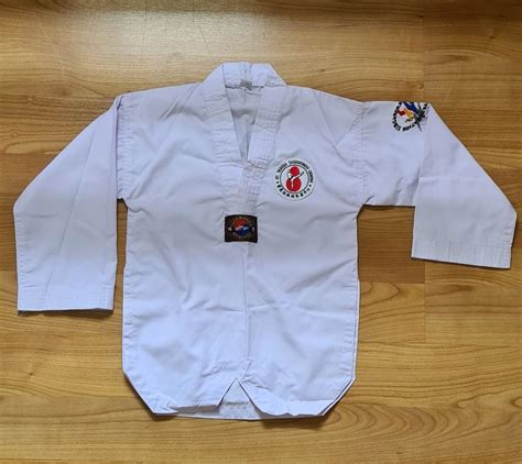 Taekwondo uniform, Sports, Sports Apparel on Carousell