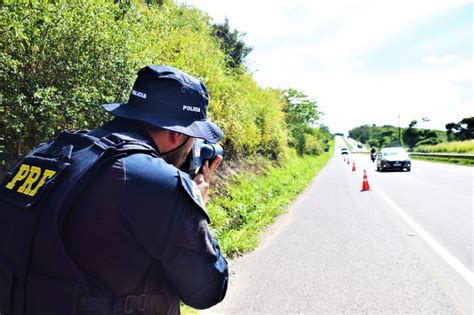 Quase 2 000 veículos acima da velocidade foram flagrados durante a