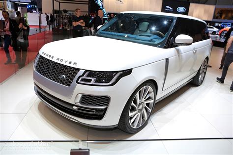 Range Rover SV Coupe Proves Less Is More in Geneva - autoevolution