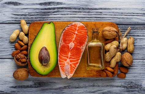 Healthy Fats vs. Unhealthy Fats: Weight Loss, Heart Health & More - GOQii