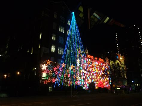 Merry and Bright: Christmas Lights in Vancouver - Modern Mama