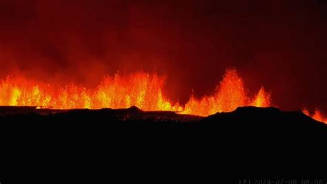 Molten Rock Shoots From Fissures As Iceland Volcano Erupts Again News Independent Tv