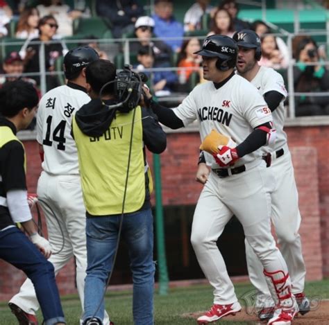 프로야구 순위 지각변동sk·두산 공동1위 롯데·kia 공동4위 Lg·넥센 공동6위