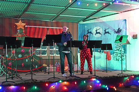 Parade and tree lighting draw huge crowd in downtown Hermiston | East