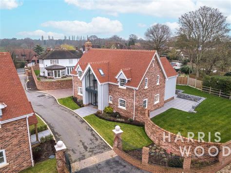 4 Bed Detached House For Sale In Braiswick Colchester Essex Co4 £